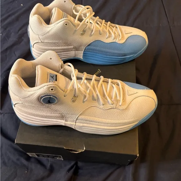 Jordan Sneakers in White and Blue size 11