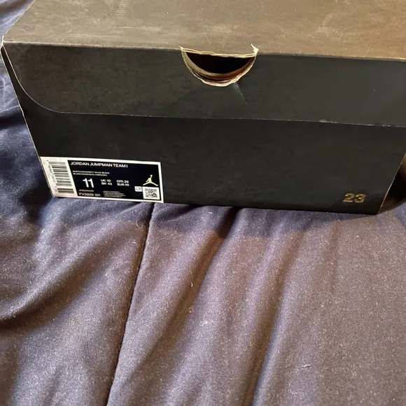 Jordan Sneakers in White and Blue size 11