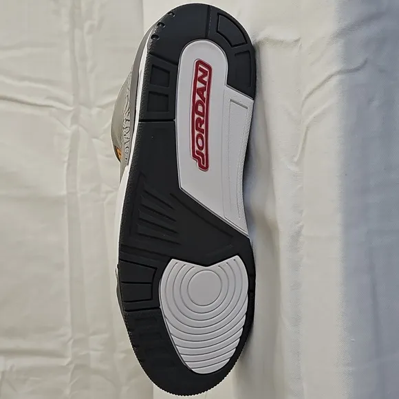 JORDON SNEAKERS