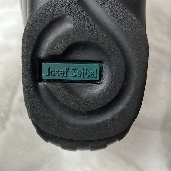 Josef Seibel Black and Tan Leather Comfort Sandals Shoes - Size 40/9