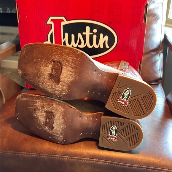 Justin Boots Brown and Red Cowboy Boots Square Toe