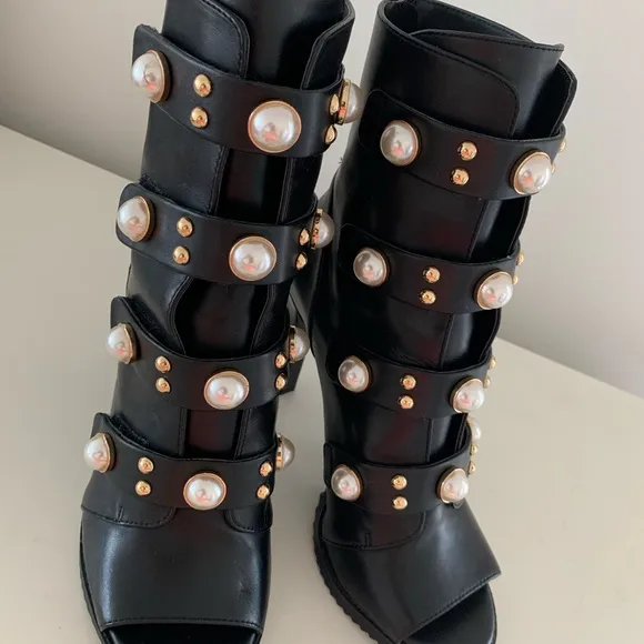Karl Lagerfeld Paris boots