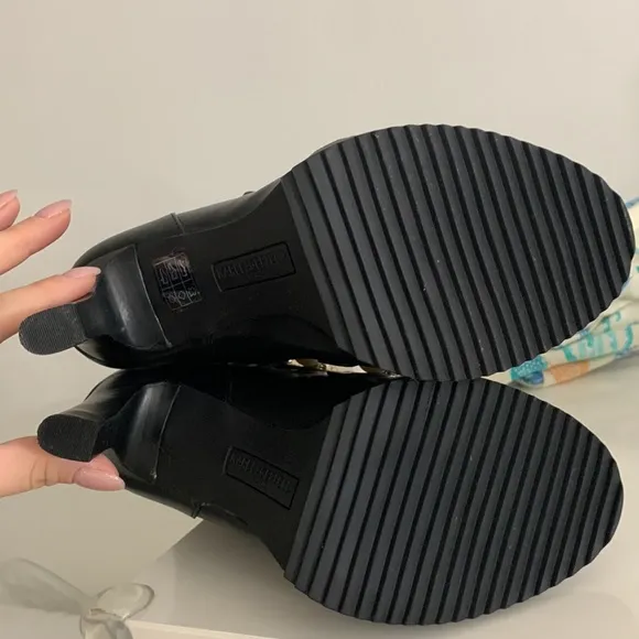 Karl Lagerfeld Paris boots