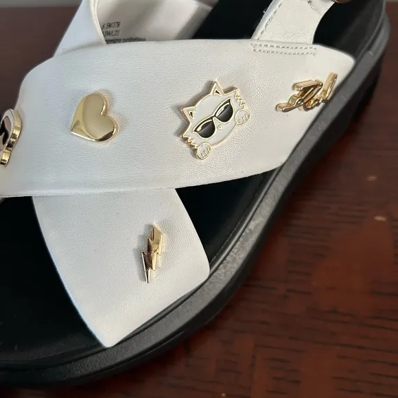 Karl Lagerfeld Paris Tilda Platform Wedge Sandal Charms Bright White 6.5 new