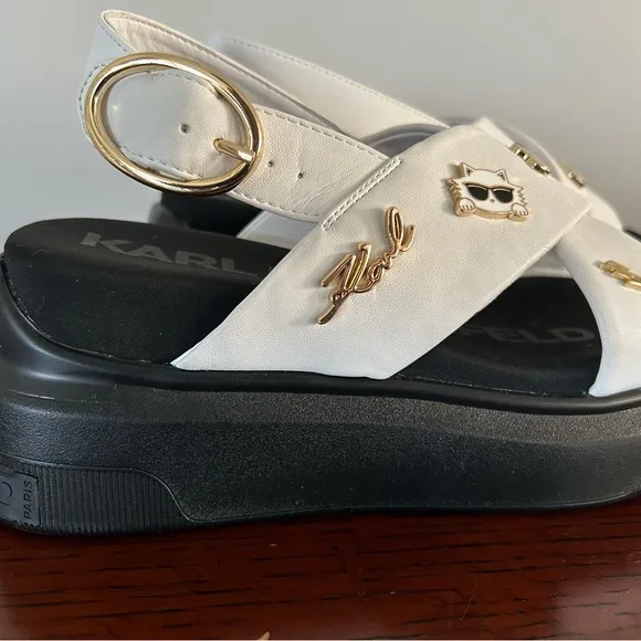 Karl Lagerfeld Paris Tilda Platform Wedge Sandal Charms Bright White 6.5 new