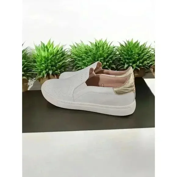 Kate Spade New York Azores Leather WOMENS SIZE 10B) Slip On Sneakers White READ
