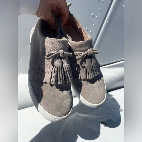 KATE SPADE ♠️ Tan Suede Tassel Sneakers! Size 6; LIKE NEW!