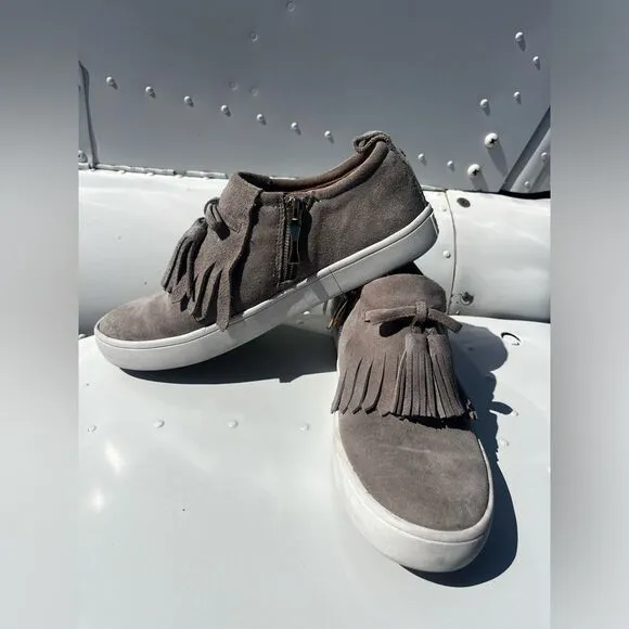KATE SPADE ♠️ Tan Suede Tassel Sneakers! Size 6; LIKE NEW!
