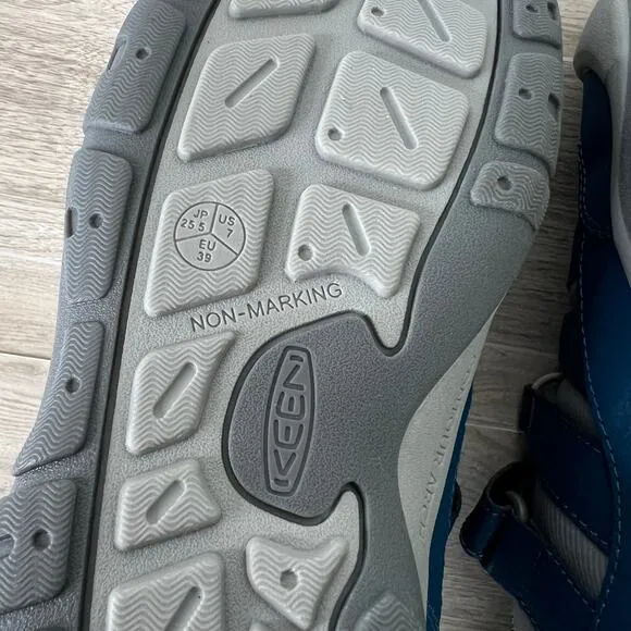 Keen Big Girls Knotch Hollow Casual Sneakers Sz7