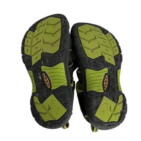 Keen sandals hiking outdoors shoes water shoes active sz 4