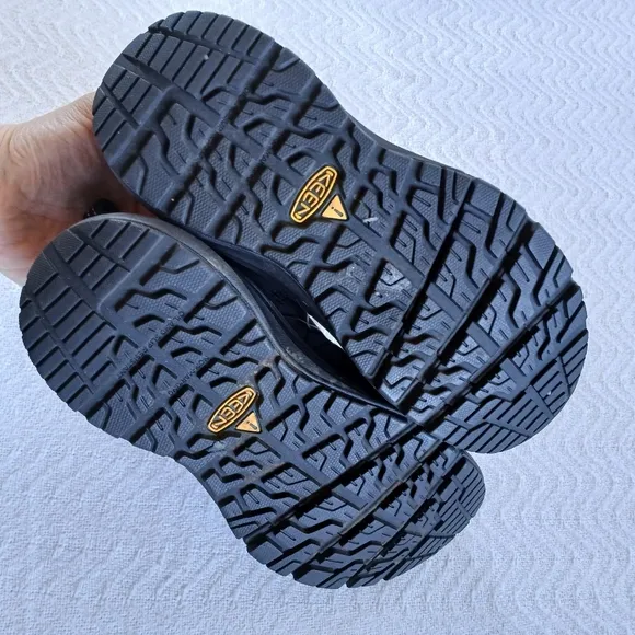Keen ♡ utility metal footbed shoes