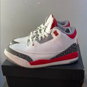 Kids Fire Red Jordan 3s