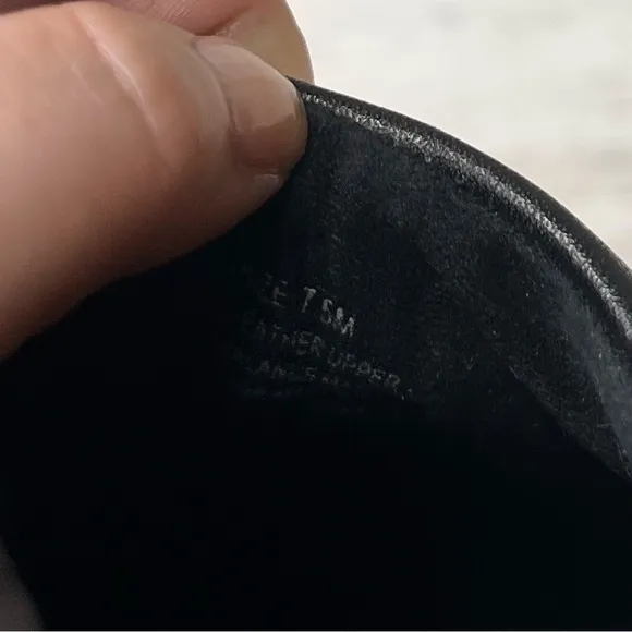 Klogs Black leather nursing shoes size 7.5 M‎