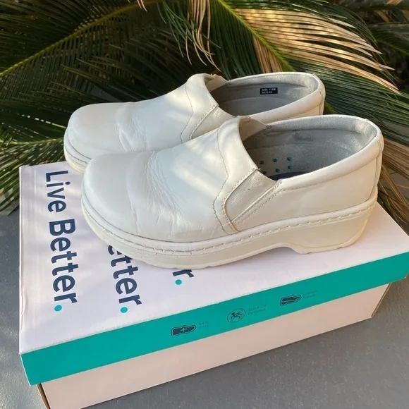 KLOGS Naples White Leather Clog Nursing Shoes Women’s size 7.5