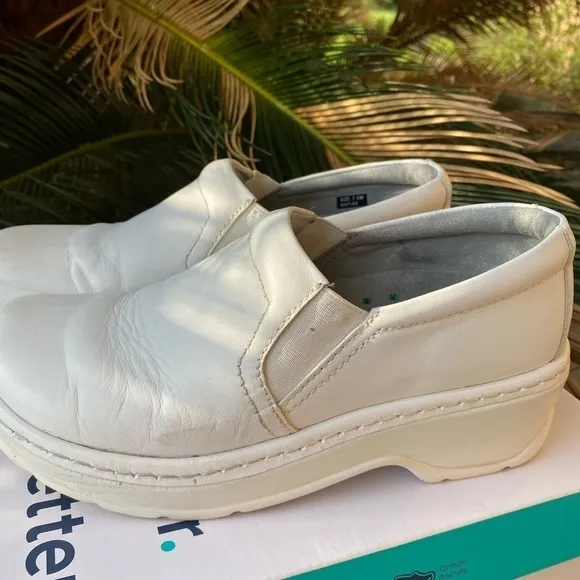 KLOGS Naples White Leather Clog Nursing Shoes Women’s size 7.5