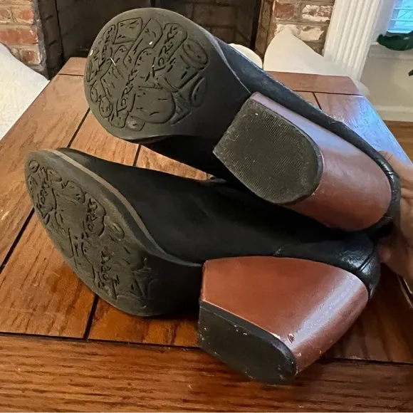 Korks Black Leather Ankle Boots - Size 8