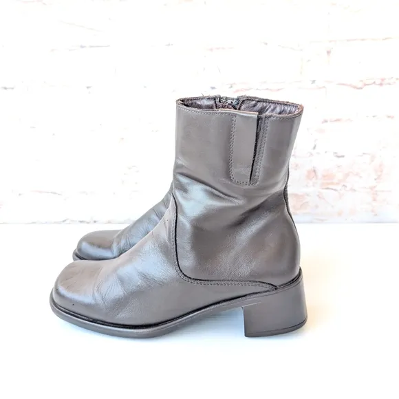 La CANADIENNE Brown Leather Boots with Square Toe
