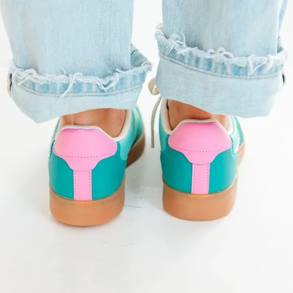 La Shiloh Women’s Stylish Teal and White Sneakers