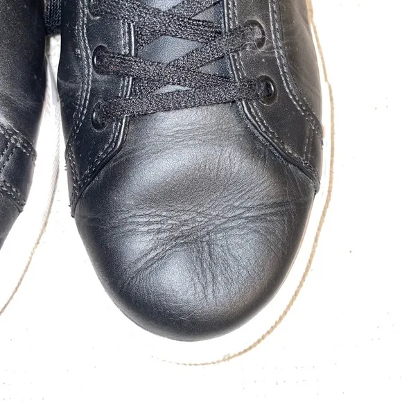 Lacoste Casual Sneakers Men’s Size 10.5 M Black Leather Lace Up Gator Comfort