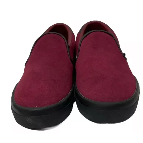 LaCoste Sneakers Womens 9 Jump Serve Slip Merlot Red Slip On Ortholite New Box