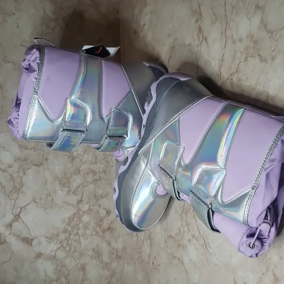 Lands End Iridescent Silver and Lavender Youth Winter  Boots Size 7