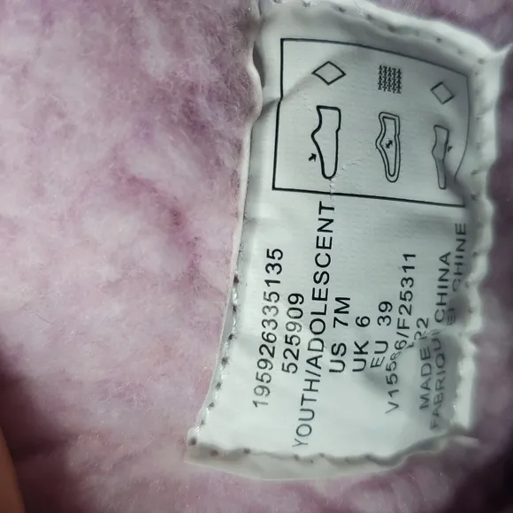 Lands End Iridescent Silver and Lavender Youth Winter  Boots Size 7