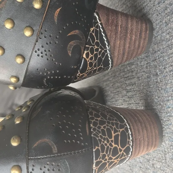 L'ARTISTE KACIELOU SHOES PAINTED LEATHER WESTERN LOOK SHOES Size 41 (10.5)
