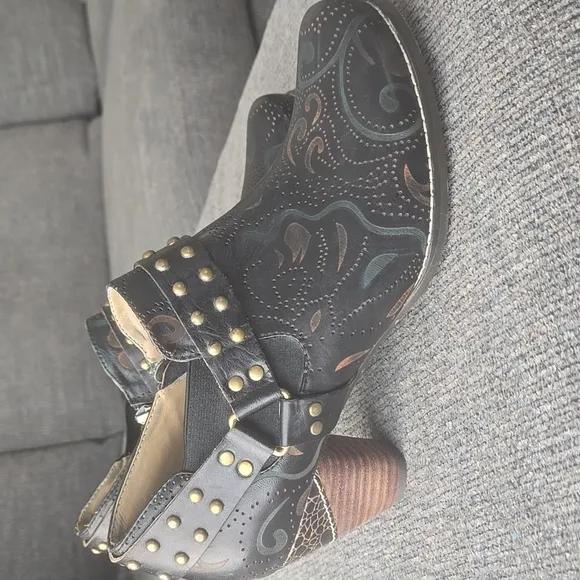 L'ARTISTE KACIELOU SHOES PAINTED LEATHER WESTERN LOOK SHOES Size 41 (10.5)