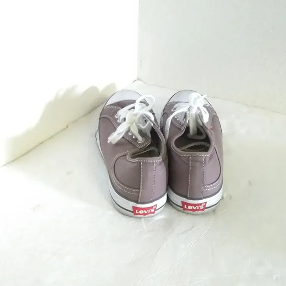 Levi's Gray Canvas Casual Sneakers.