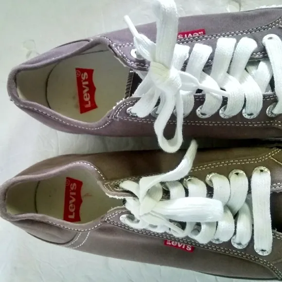 Levi's Gray Canvas Casual Sneakers.