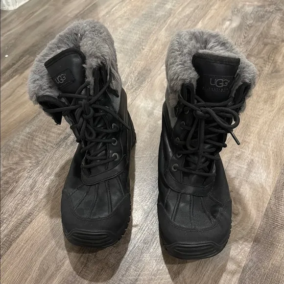 Lightly worn UGG Black Fur-Lined Boots size 8.5