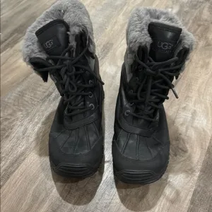 Lightly worn UGG Black Fur-Lined Boots size 8.5