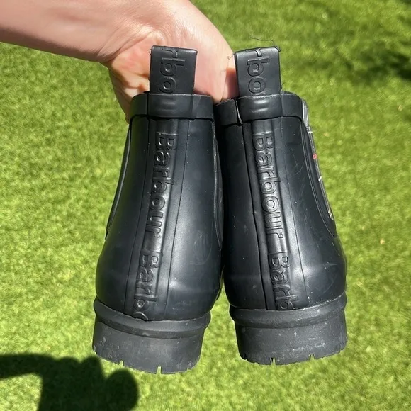 Like NEW! BARBOUR Boots