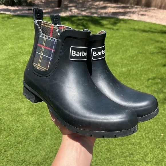 Like NEW! BARBOUR Boots