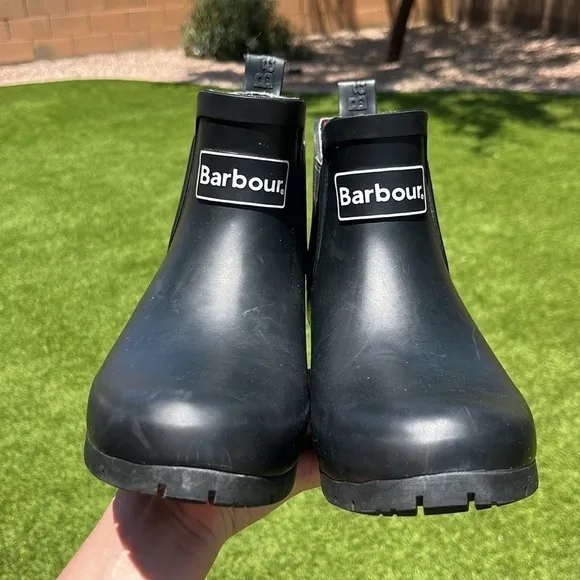 Like NEW! BARBOUR Boots