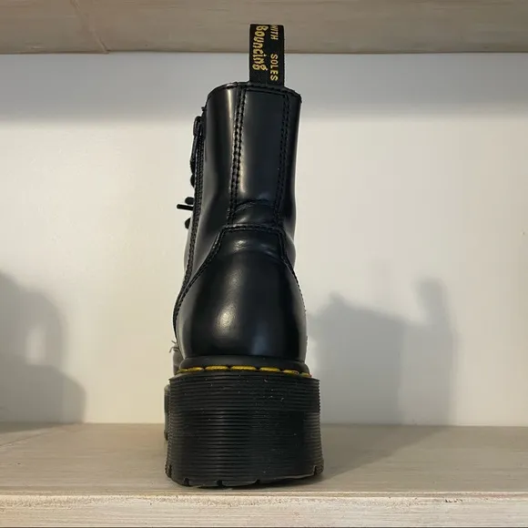 Like New Dr. Martens Jadon Smooth Leather Platform Boots Size US W 5