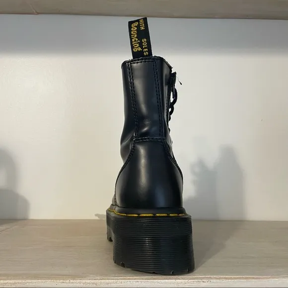 Like New Dr. Martens Jadon Smooth Leather Platform Boots Size US W 5