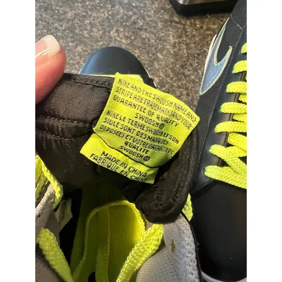 Like New Nike Blazer Mid 318642-002 Black/Metallic Silver