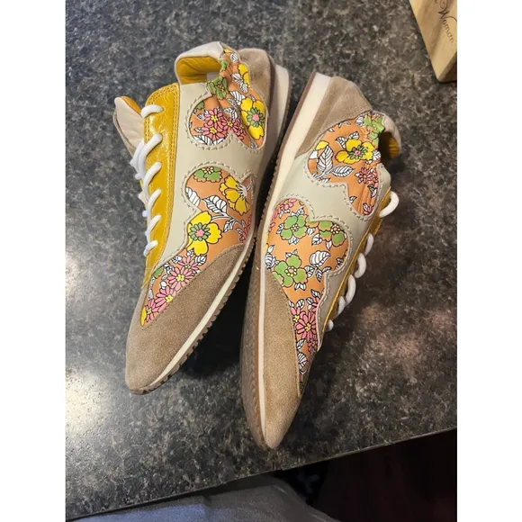Like New Tory Burch Serif Floral Yellow Sneakers