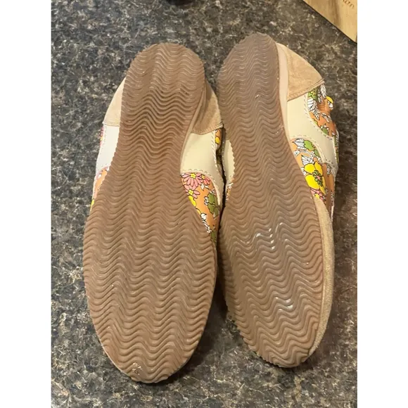 Like New Tory Burch Serif Floral Yellow Sneakers