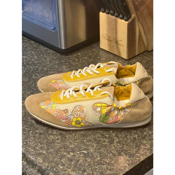 Like New Tory Burch Serif Floral Yellow Sneakers