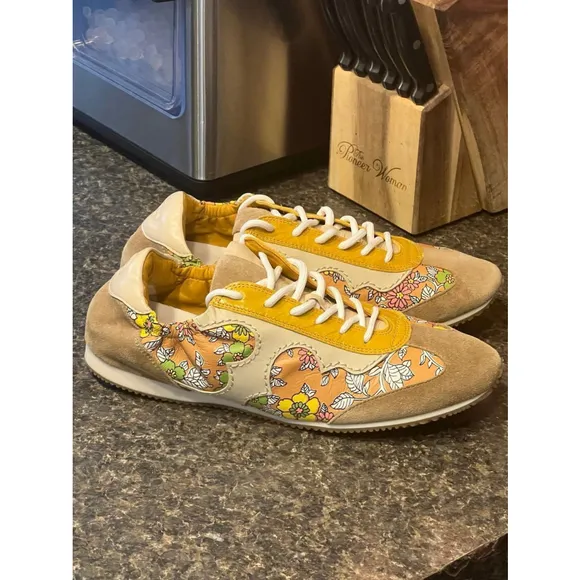Like New Tory Burch Serif Floral Yellow Sneakers
