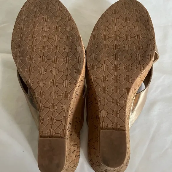 Lilly Pulitzer Selena Gold Criss CrossLeather Women's Slide Sandals Sz 6.5M EUC