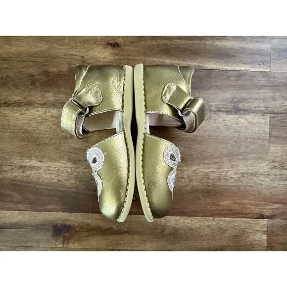 Livie &amp; Luca Gold Metallic Petal Mary Jane Leather Dress Shoes Velcro Girls 7