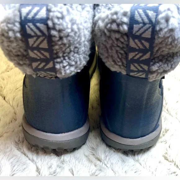 L.L. Bean Wellie Waterproof Insulated Rain Boots with Fleece Trim in Navy Blue
