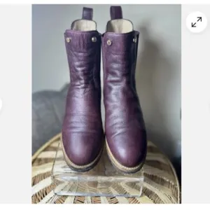Longchamp Women’s Burgundy Leather Ankle Boots Booties Crepe Sole Sz 38 Luxury
