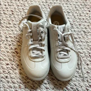 Lululemon grey Sneakers 8.5