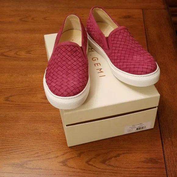 🆕️M. Gemi The Cerchio sneakers, nubuck cranberry