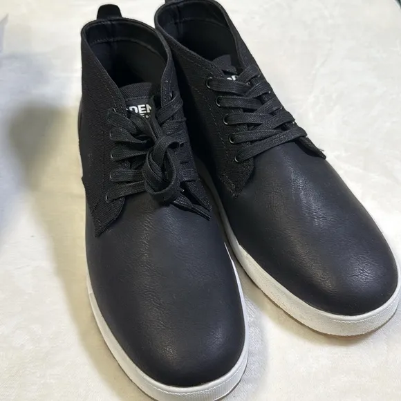 Madden Men's Mcarsten Sneaker- Size 10
