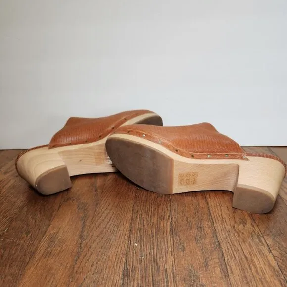 MADEWELL The Ayanna Clog in Lizard Embossed Leather
